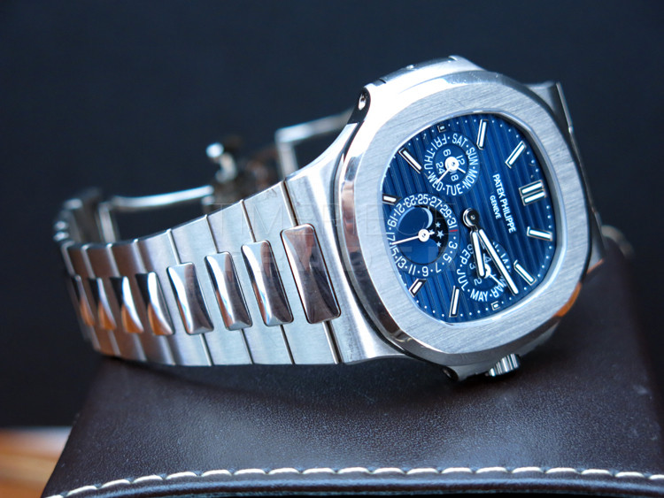 Patek Philippe 5740G Nautilus Perpetual Calendar Complete - Swiss Watch Time