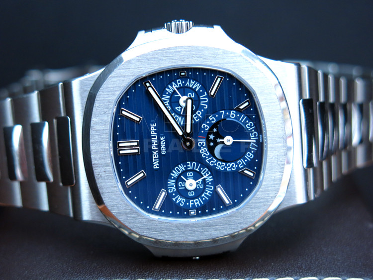 Patek Philippe Nautilus Perpetual Calendar Dial