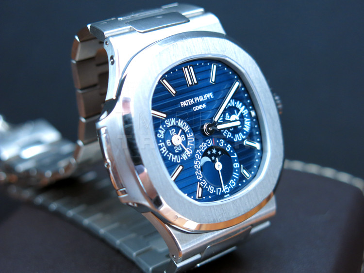 Patek Philippe Nautilus 5740/1G 18K WG Blue Dial 40mm