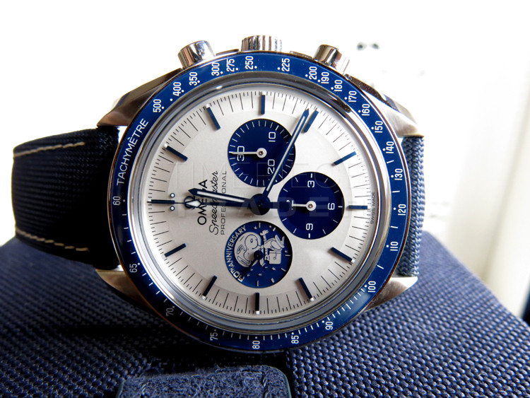 omega moonwatch snoopy